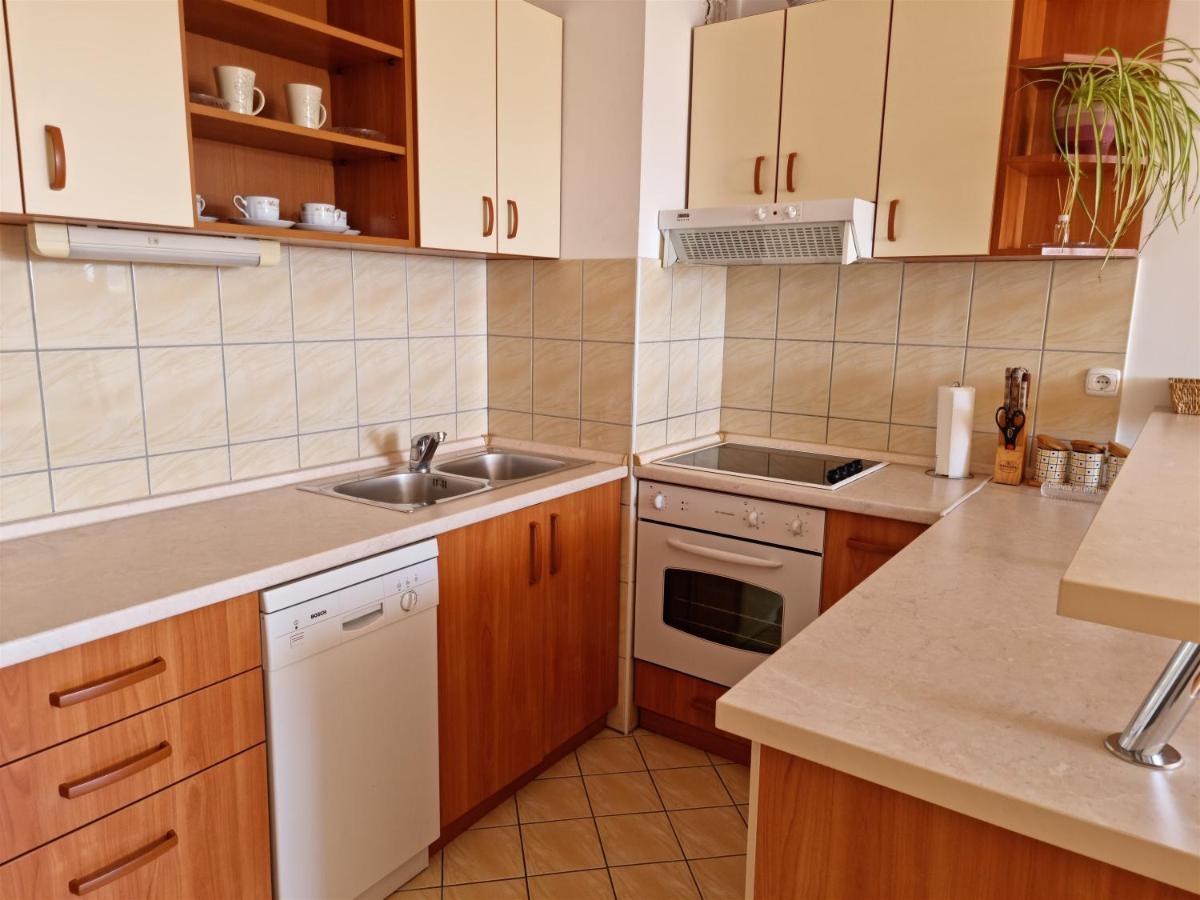 Apartment Cesarica Omis Exterior photo